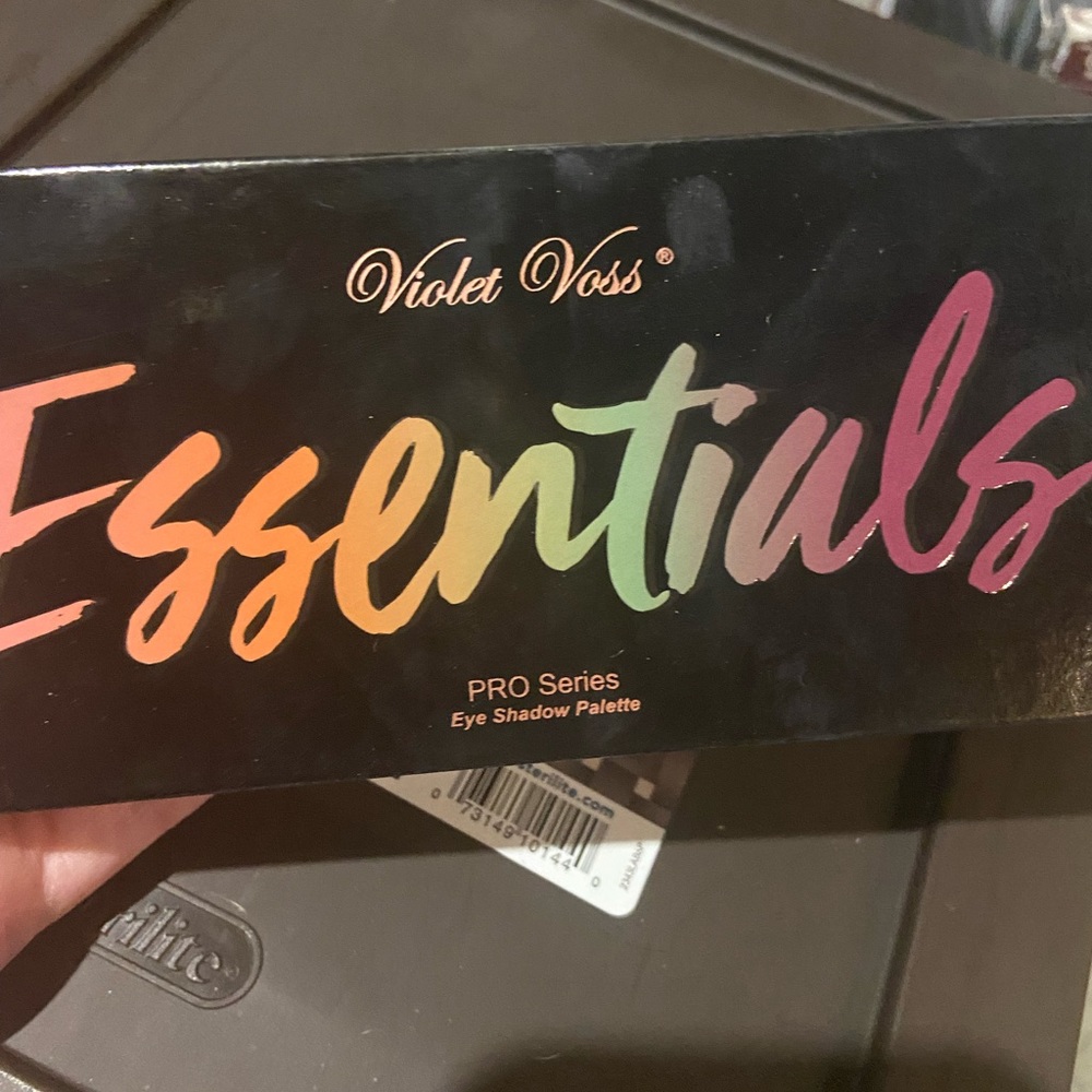 Essentials pallet